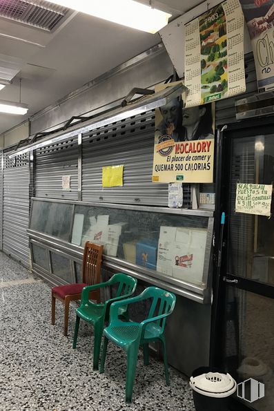 Local en alquiler y venta en Calle Pinto, 39, Parla, Madrid, 28980 con silla, gas, edificio, suelo, ciudad, máquina, transporte público, taburete, ventana y puerta alrededor