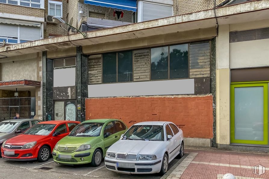 Local en venta en Calle Real, Parla, Madrid, 28980 con coche, ventana, luz de estacionamiento, rueda, vehículo terrestre, neumático, vehículo, propiedad, matrícula del vehículo y capó alrededor