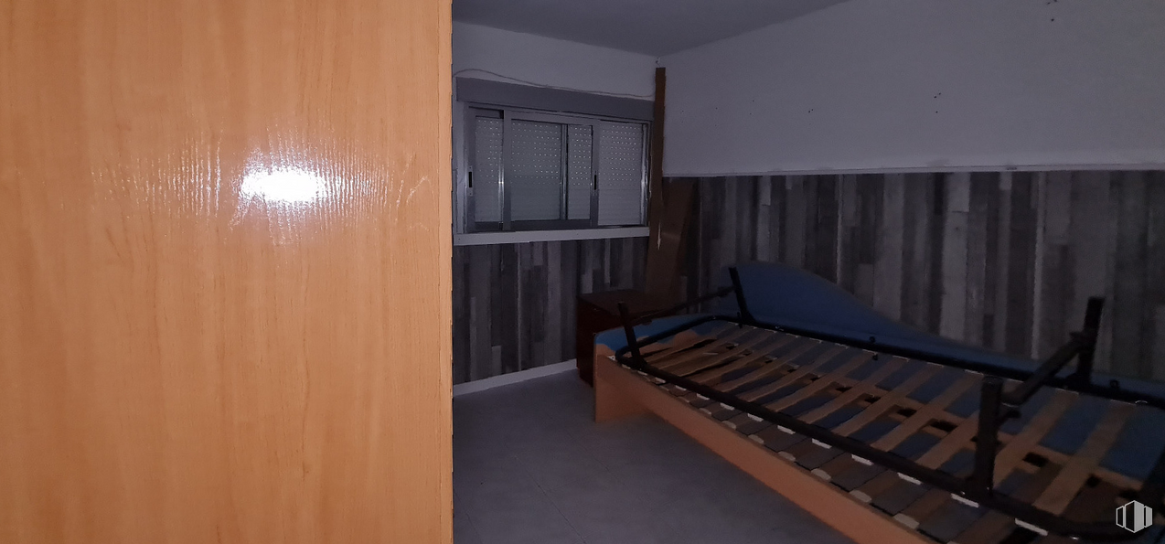 Local en alquiler y venta en Zona Río Alberche, Hormigos, Toledo, 45919 con cama, propiedad, edificio, madera, comodidad, piso, suelo, accesorio, madera y habitación alrededor