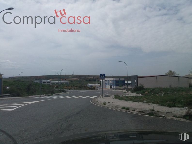 Land for sale at Polígono del Acueducto, Segovia, 40006 with street light, cloud, sky, plant, motor vehicle, road surface, asphalt, tar, thoroughfare and morning around