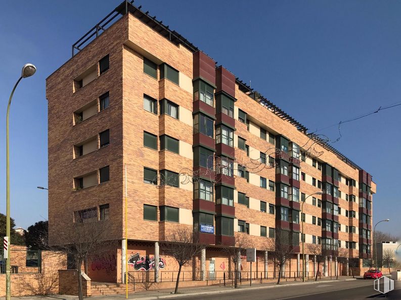 Oficina en venta en Calle Alcocer, Villaverde, Madrid, 28041 con edificio, cielo, propiedad, luz de la calle, ventana, arquitectura, bloque de pisos, diseño urbano, condominio y barrio alrededor