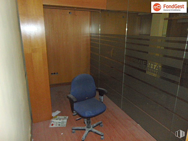 Office for sale at Calle Jacinto Benavente, 21, Getafe, Madrid, 28902 with chair, wood, flooring, floor, comfort, hardwood, composite material, building, office chair and cap around