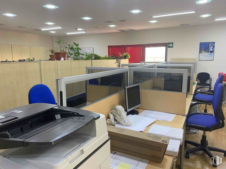 Industrial for sale at Parque Empresarial San Fernando de Henares, San Fernando de Henares, Madrid, 28830 with chair, printer, computer monitor, houseplant, furniture, office equipment, interior design, desk, ceiling and office supplies around