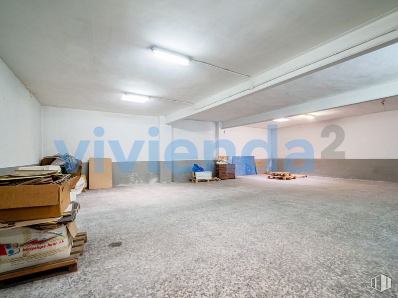 Local en venta en Calle Francisco del Pozo, Fuencarral - El Pardo, Madrid, 28034 con mueble, alumbrado, suelos, hall, suelo, inmobiliario, techo, edificio, ciudad y casa alrededor