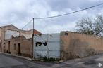 Land for sale at Zona centro, Villacañas, Toledo, 45860 with wall, road surface, road, neighbourhood, street, overhead power line, asphalt, human settlement, composite material and electrical cable around