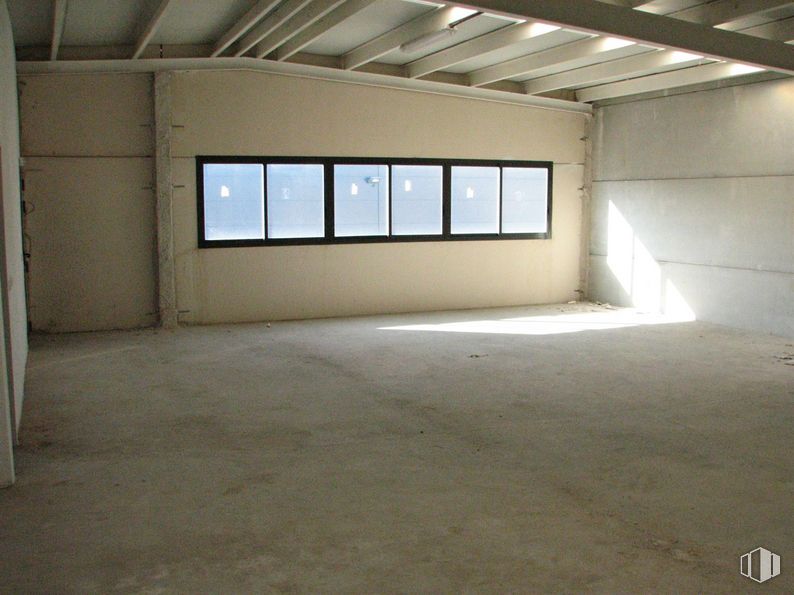 Nave en venta en Calle del Plomo, San Martín de la Vega, Madrid, 28330 con ventana, hall, accesorio, suelos, suelo, sombra, madera, techo, hormigón y material compuesto alrededor