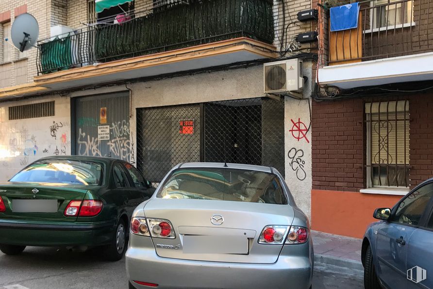 Local en venta en Calle Polvoranca, 8, Fuenlabrada, Madrid, 28945 con coche, rueda, ventana, neumático, luz de estacionamiento automotriz, vehículo terrestre, luz trasera y de freno automotriz, vehículo, luz de posición lateral automotriz y placa de matrícula del vehículo alrededor