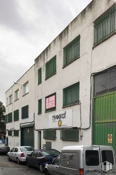 Nave en venta en Calle Guindos, 8, San Sebastián de los Reyes, Madrid, 28700 con coche, ventana, luz de estacionamiento automotriz, vehículo terrestre, neumático, edificio, propiedad, vehículo, nube y rueda alrededor