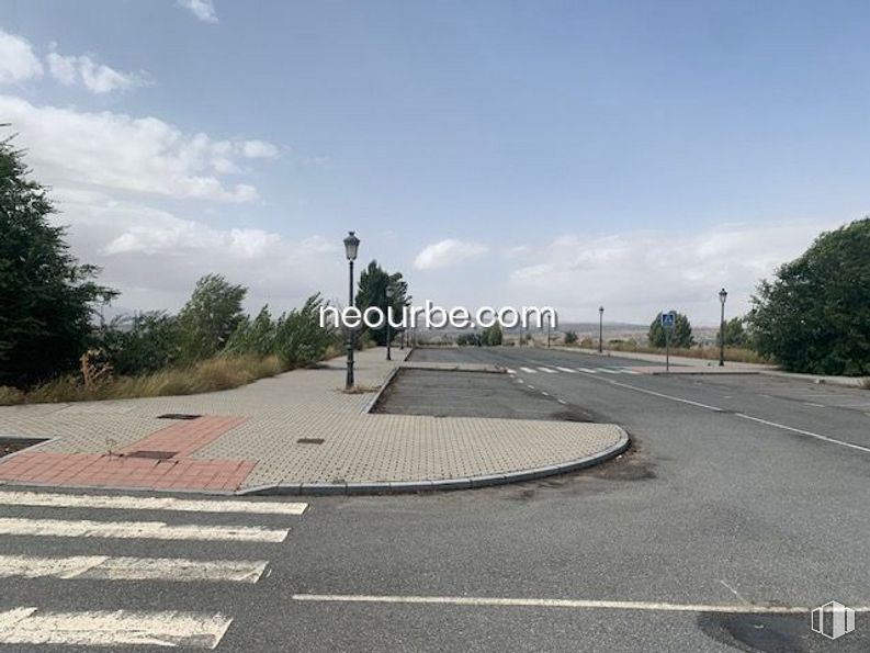 Land for sale at Calle Albacete, Ávila, 05004 with cloud, sky, road surface, asphalt, tree, plant, thoroughfare, tar, landscape and road around