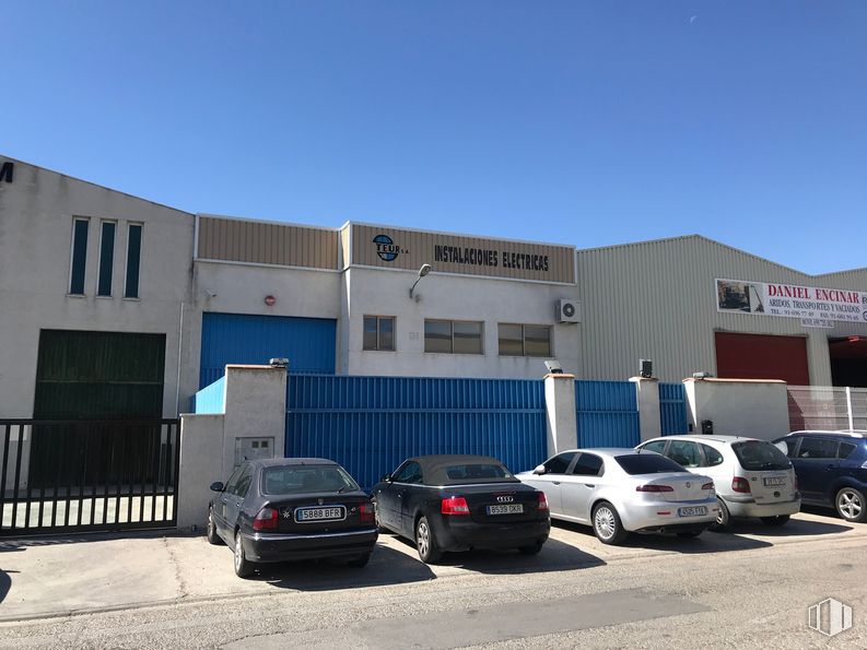 Nave en alquiler en Zona industrial, Getafe, Madrid, 28906 con coche, empresa y aparcamiento alrededor