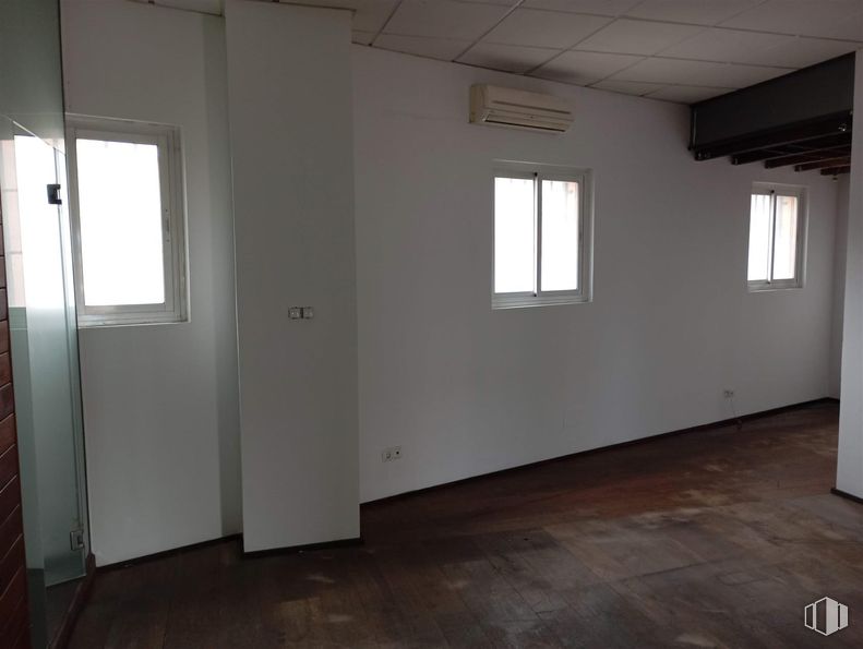 Retail for sale at Plaza Colón, 1, Arganda del Rey, Madrid, 28500 with window, flooring, floor, wood, ceiling, door, room, wood flooring, apartment and wood stain around