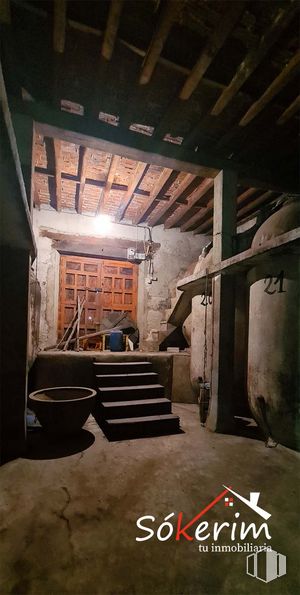 Industrial for sale at Centro urbano, Sotillo de la Adrada, Ávila, 05420 with wood, flooring, ceiling, darkness, metal, room, flash photography, beam, art and sky around