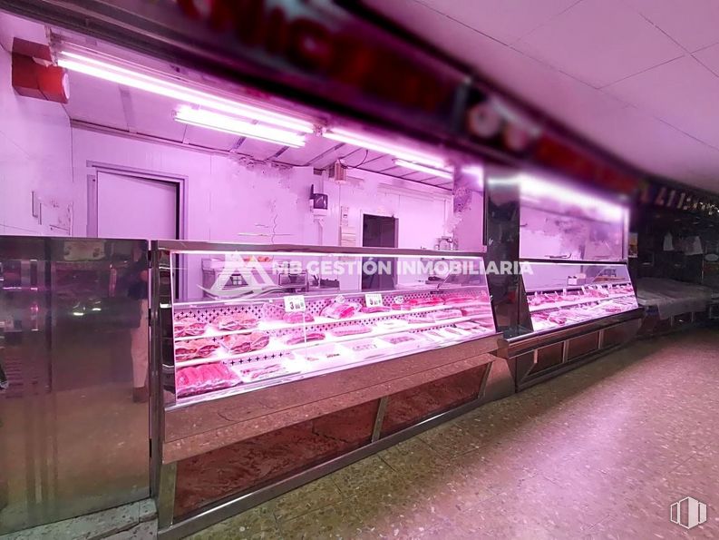 Local en venta en Zona Centro, Fuenlabrada, Madrid, 28943 con morado, violeta, electricidad, magenta, tintes y matices, ferrocarril, iluminación del automóvil, pista, material rodante y ciudad alrededor