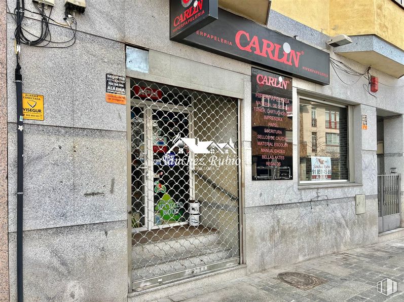 Local en alquiler en Calle Real, Torrelodones, Madrid, 28250 con ventana, puerta, edificio, accesorio, fuente, fachada, asentamiento humano, carretera, calle y casa alrededor