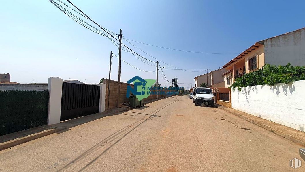 Suelo en venta en Avenida Hontanilla, 50, Los Hinojosos, Cuenca, 16417 con coche, cielo, edificio, vehículo, superficie de la carretera, asfalto, planta, casa, lote de terreno y modo de transporte alrededor