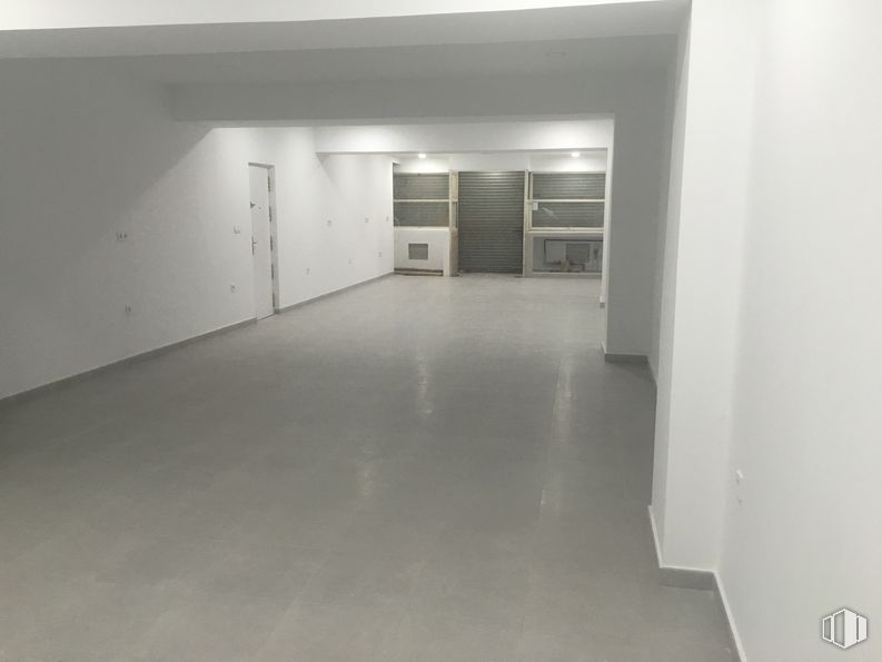 Local en alquiler y venta en Calle Ballesta, 26, Centro, Madrid, 28004 con hall, accesorio, suelos, edificio, suelo, puerta, hormigón, techo, evento y escayola alrededor