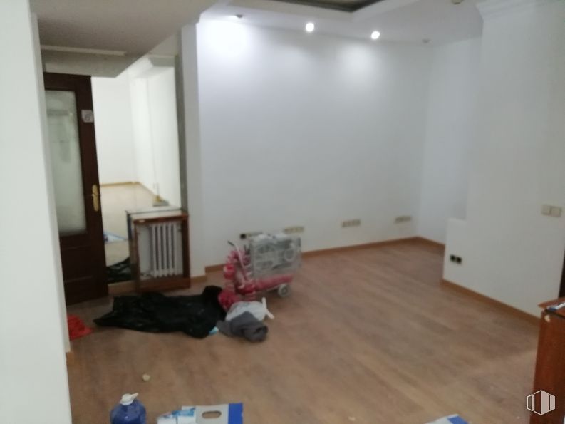 Local en venta en Calle Gaztambide, 26, Chamberí, Madrid, 28015 con madera, accesorio, piso, diseño de interiores, suelo, edificio, madera, suelos laminados, tinte para madera y pasillo alrededor