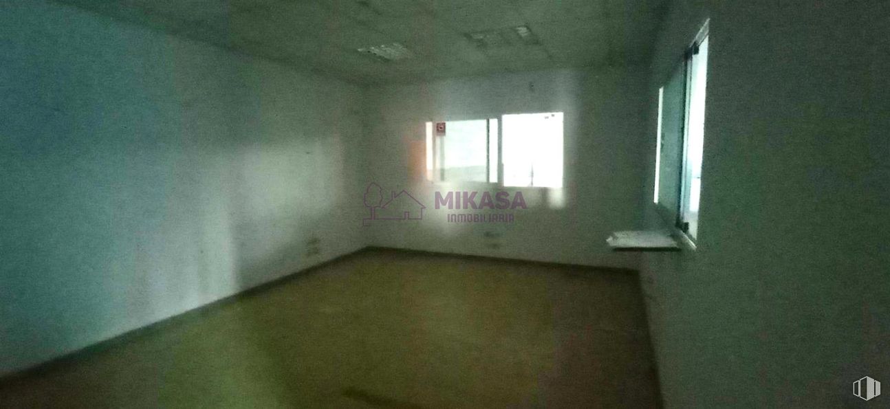 Industrial for sale at Calle Cámara de la Industria, Móstoles, Madrid, 28938 with floor and transparency around