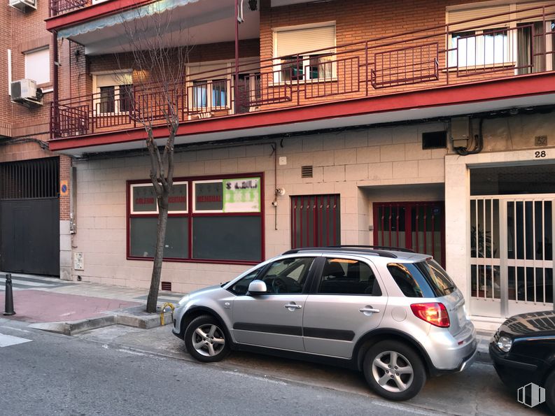 Local en venta en Calle Villaverde, 28, Getafe, Madrid, 28902 con rueda, neumático, coche, vehículo terrestre, vehículo, propiedad, ventana, edificio, planta y vehículo de motor alrededor