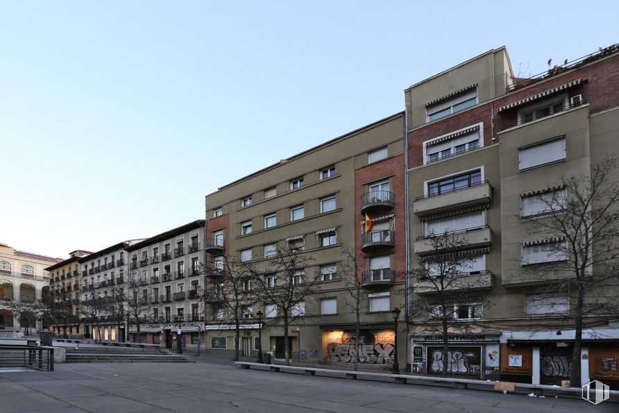 Local en venta en Calle Sánchez Bustillo, Centro, Madrid, 28012 con edificio, cielo, ventana, propiedad, bloque de torre, diseño urbano, condominio, zona residencial, ciudad y fachada alrededor