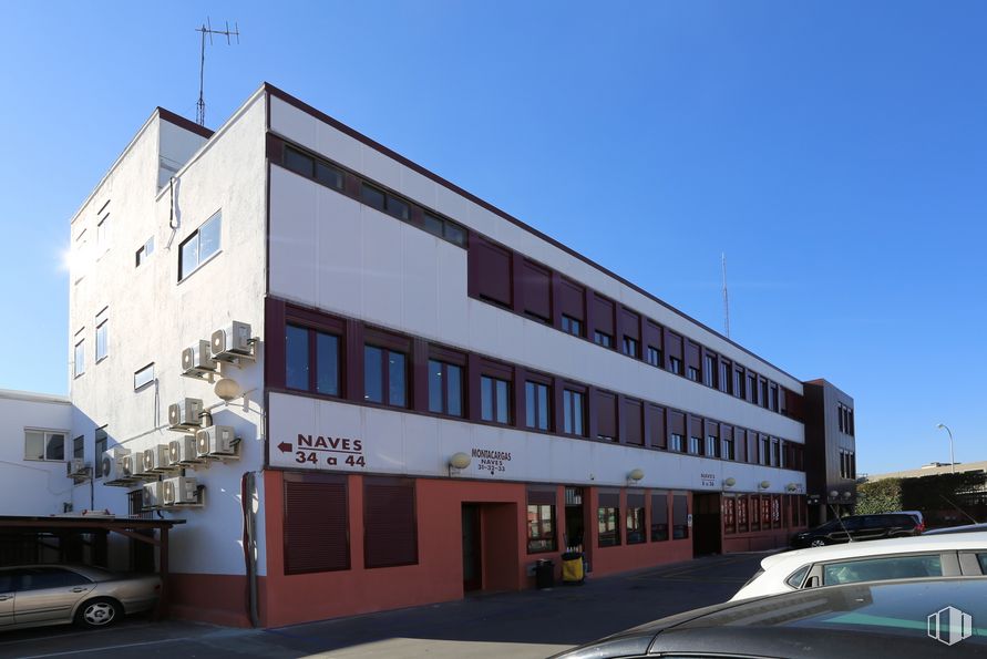 Oficina en alquiler en Calle Arboleda, 14-16, Puente de Vallecas, Madrid, 28031 con coche, edificio, vehículo terrestre, cielo, ventana, vehículo, rueda, neumático, casa y edificio comercial alrededor