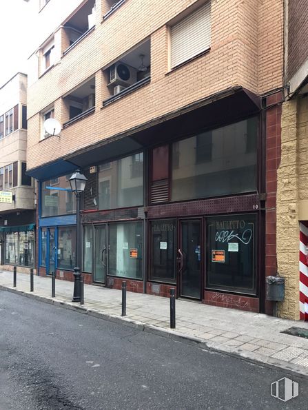 Retail for sale & for rent at Calle Cerería, 10, Talavera de la Reina, Toledo, 45600 with building, window, door, fixture, urban design, road surface, residential area, city, wood and real estate around