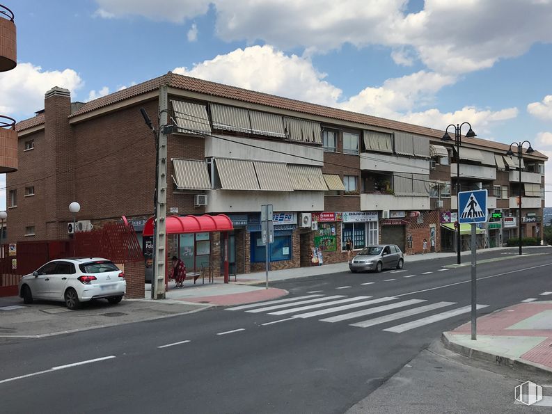 Local en venta en Carretera de Torrelodones, 11, Galapagar, Madrid, 28260 con coche, edificio, luz de estacionamiento automotriz, cielo, nube, rueda, propiedad, vehículo, ventana y placa de matrícula del vehículo alrededor