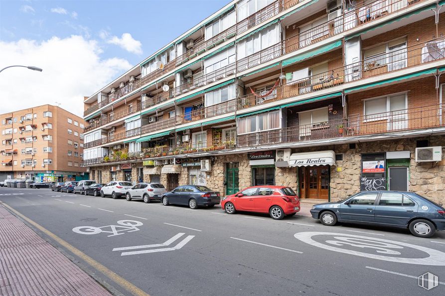 Local en venta en Calle Era Honda, Alcalá de Henares, Madrid, 28803 con coche, edificio, luz de la calle, cielo, propiedad, nube, ventana, vehículo, rueda y infraestructura alrededor