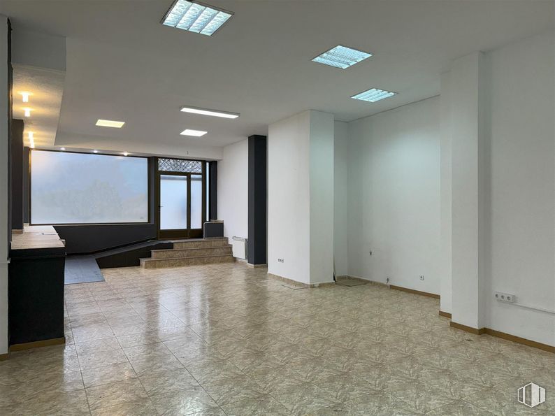 Local en venta en Avenida Andalucía, Valdemoro, Madrid, 28340 con hall, accesorio, madera, suelo, suelos, ventana, edificio, madera dura, sombra y techo alrededor