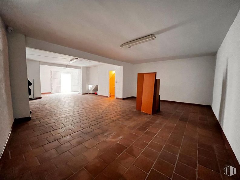 Local en venta en Calle Eras, 42, Brunete, Madrid, 28690 con alumbrado, mueble, madera, hall, suelos, suelo, accesorio, propiedad material, madera dura y inmobiliario alrededor