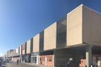 Industrial for sale at Calle Francisco Aritio, 118, Guadalajara, 19004 with building, sky, window, urban design, asphalt, facade, composite material, house, commercial building and shade around