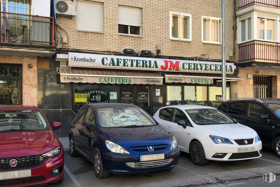 Local en alquiler y venta en Calle Lima, 4, Fuenlabrada, Madrid, 28944 con coche, rueda, neumático, ventana, edificio, luz de estacionamiento automotriz, vehículo terrestre, vehículo, placa de matrícula del vehículo y vehículo motorizado alrededor