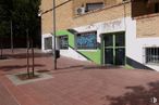 Retail for rent at Calle María Auxiliadora, San Sebastián de los Reyes, Madrid, 28700 with window, building, door, road surface, urban design, brick, asphalt, shade, sidewalk and tree around