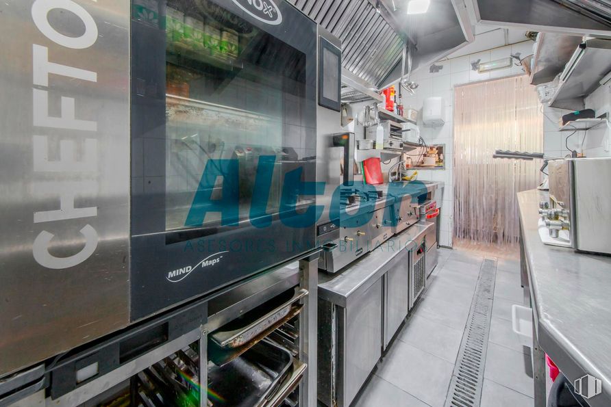 Retail for sale & for rent at Calle Barrilero, Retiro, Madrid, 28007 with machine, kitchen, major appliance, kitchen appliance, food truck, countertop and aluminium around