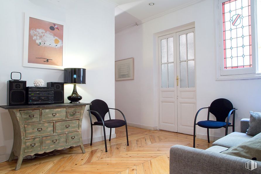 Oficina en alquiler en Calle Velázquez, 30, Salamanca, Madrid, 28001 con ventana, alumbrado, cajonera, silla, sofá, mueble, propiedad, ebanistería, comodidad y madera alrededor