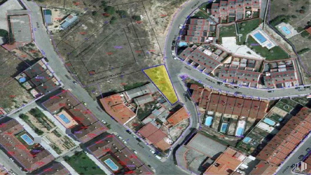 Suelo en venta en Calle Calderón de la Barca, 2 - 4, Campo Real, Madrid, 28510 con estadio, edificio, propiedad, diseño urbano, vía pública, barrio, zona residencial, espacio público, paisaje y metrópolis alrededor