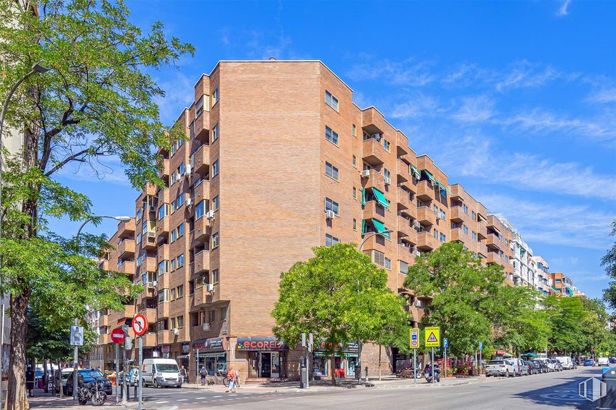 Oficina en venta en Calle Santa Engracia, 141, Chamberí, Madrid, 28003 con edificio, durante el día, árbol, ciudad, zona urbana, ciudad, apartamento, fachada, barrio y calle alrededor