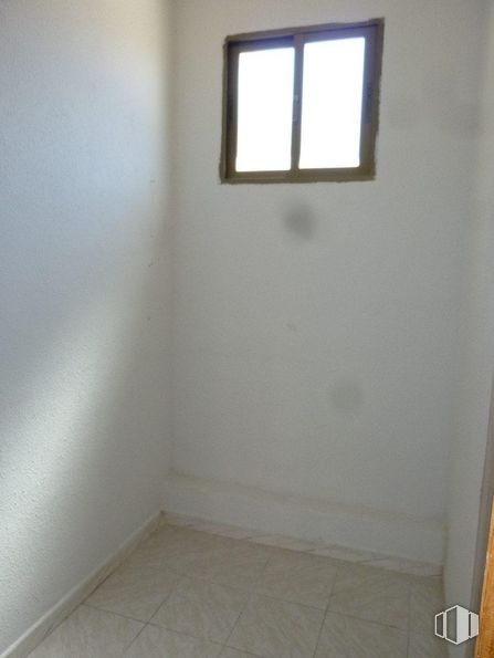 Local en alquiler en Zona Centro, Las Rozas de Madrid, Madrid, 28230 con ventana, accesorio, madera, material compuesto, pavimentos, tintes y sombras, techo, escayola, sombra y pintura alrededor