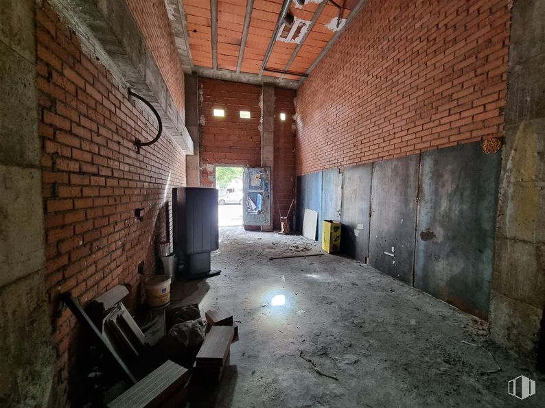 Local en venta en Calle  Alcalá, San Blas - Canillejas, Madrid, 28022 con propiedad, edificio, madera, albañilería, accesorio, ladrillo, casa, suelos, material de construcción y ventana alrededor