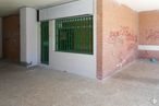 Retail for sale at Calle Doctor Hidalgo Huertas, Torrelaguna, Madrid, 28180 with window, property, wood, shade, flooring, floor, building, wall, composite material and paint around