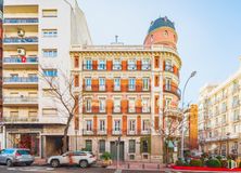 Office for rent at Calle Claudio Coello, Salamanca, Madrid, 28001 with car, building, daytime, window, apartment, urban area, city, facade, neighbourhood and condominium around