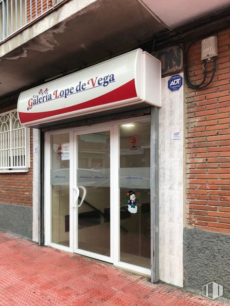 Local en venta en Calle Garcilaso, 41, Getafe, Madrid, 28904 con puerta, ventana, productos envasados, propiedad, accesorio, ladrillo, madera, material de construcción, fachada y albañilería alrededor