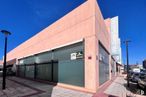 Retail for rent at Zona Európolis, Las Rozas de Madrid, Madrid, 28230 with sky, street light, wheel, shade, tire, building, road surface, asphalt, commercial building and facade around