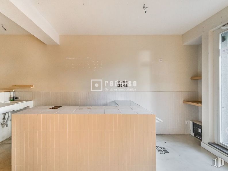 Retail for sale at Calle Ríos Rosas, Chamberí, Madrid, 28003 with flooring, wall, floor, wood, interior design, ceiling, apartment, room, tile flooring and wood stain around