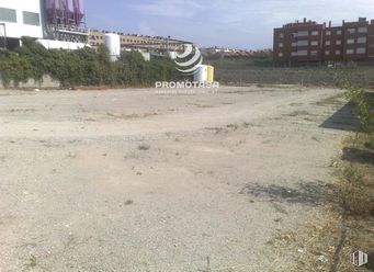 Industrial for rent at Zona industrial, Rivas-Vaciamadrid, Madrid, 28529 with building and soil around