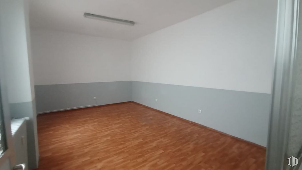 Oficina en alquiler en Calle Alcalá, San Blas - Canillejas, Madrid, 28022 con edificio, accesorio, pintura, madera, suelos, suelo, tinte para madera, casa, madera dura y hall alrededor