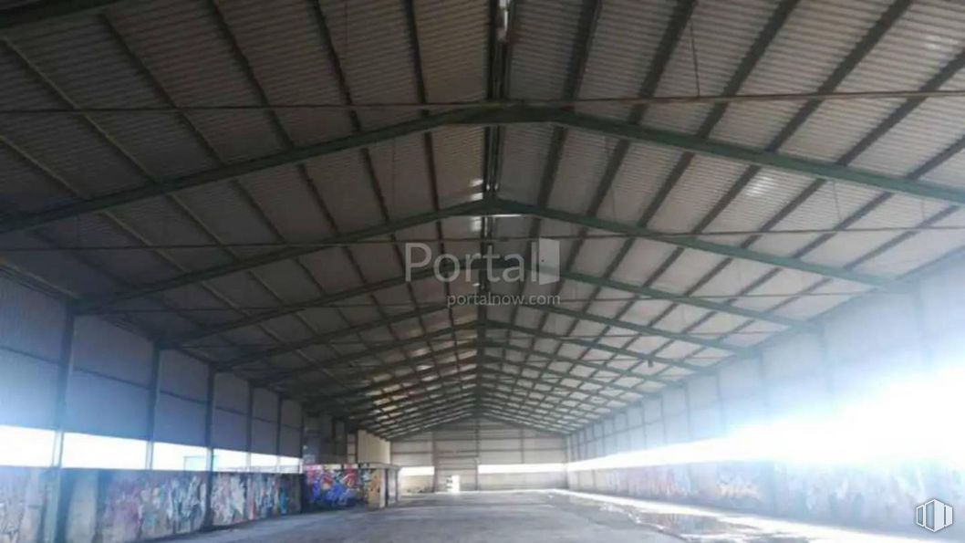 Industrial for sale at Zona Industrial, Torrejón del Rey, Guadalajara, 19174 with infrastructure, fixture, building, line, ceiling, composite material, metropolitan area, symmetry, road and urban area around