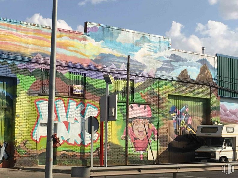 Nave en venta en Zona Industrial, Humanes de Madrid, Madrid, 28970 con edificio, cielo, nube, día, pintura, grafiti, arte, barrio, cuadro y pared alrededor