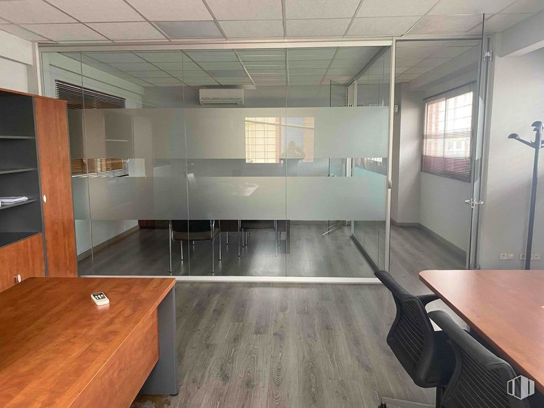 Industrial for sale at Polígono Azque, Alcalá de Henares, Madrid, 28808 with window, table top, table, furniture, cabinetry, property, building, wood, interior design and kitchen around