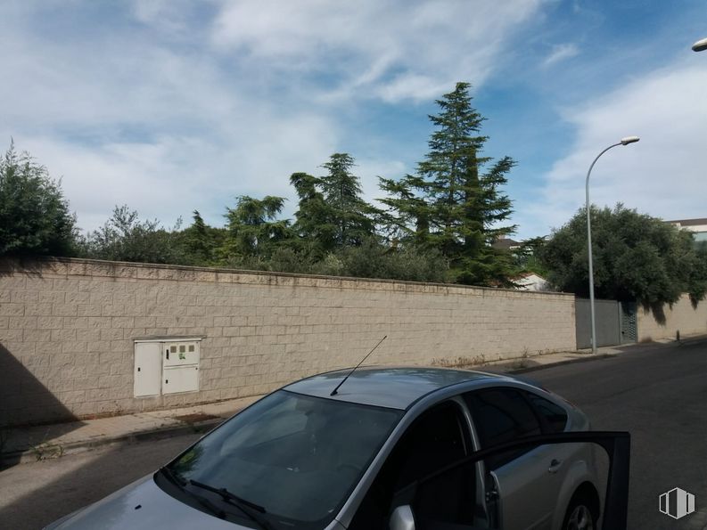 Suelo en venta en Camino Estrechillo, Arganda del Rey, Madrid, 28500 con coche, luz de la calle, luz de estacionamiento, nube, cielo, vehículo, neumático, rueda, retrovisor lateral para automóviles y capó alrededor